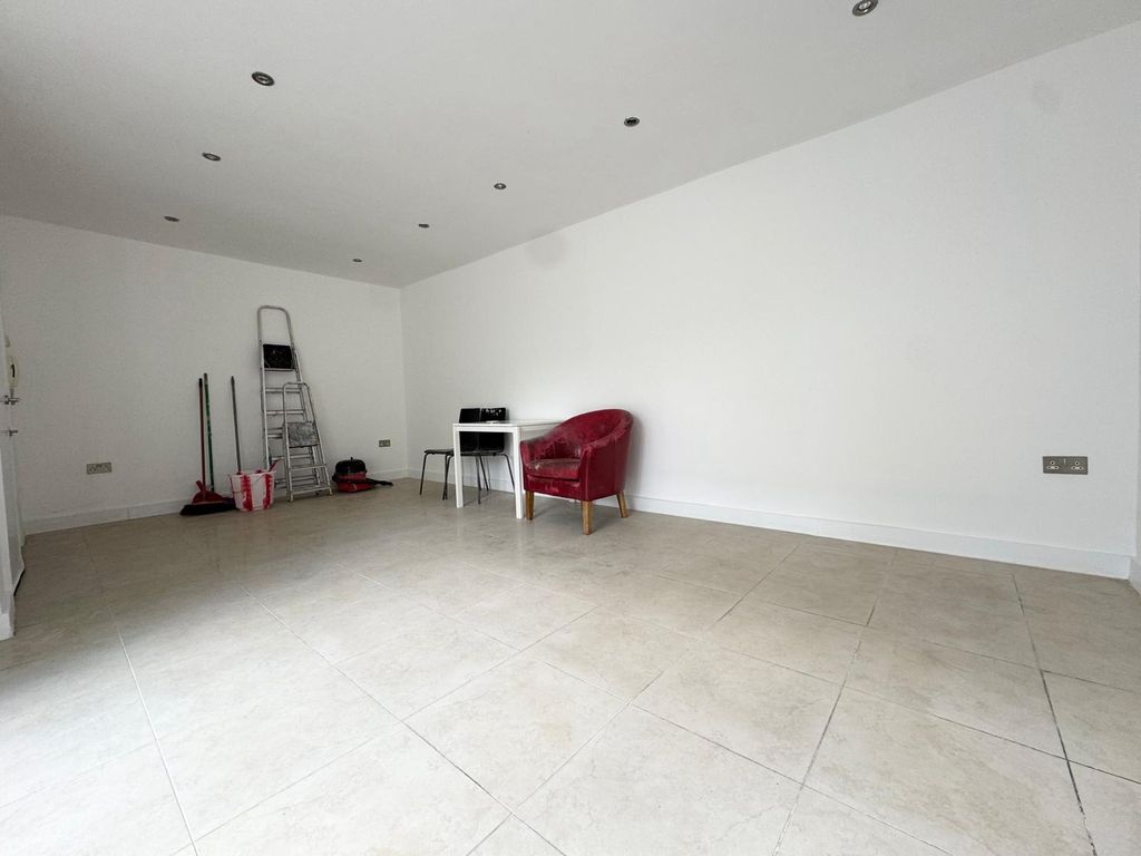 Property photo 3 of 14 Photo 3