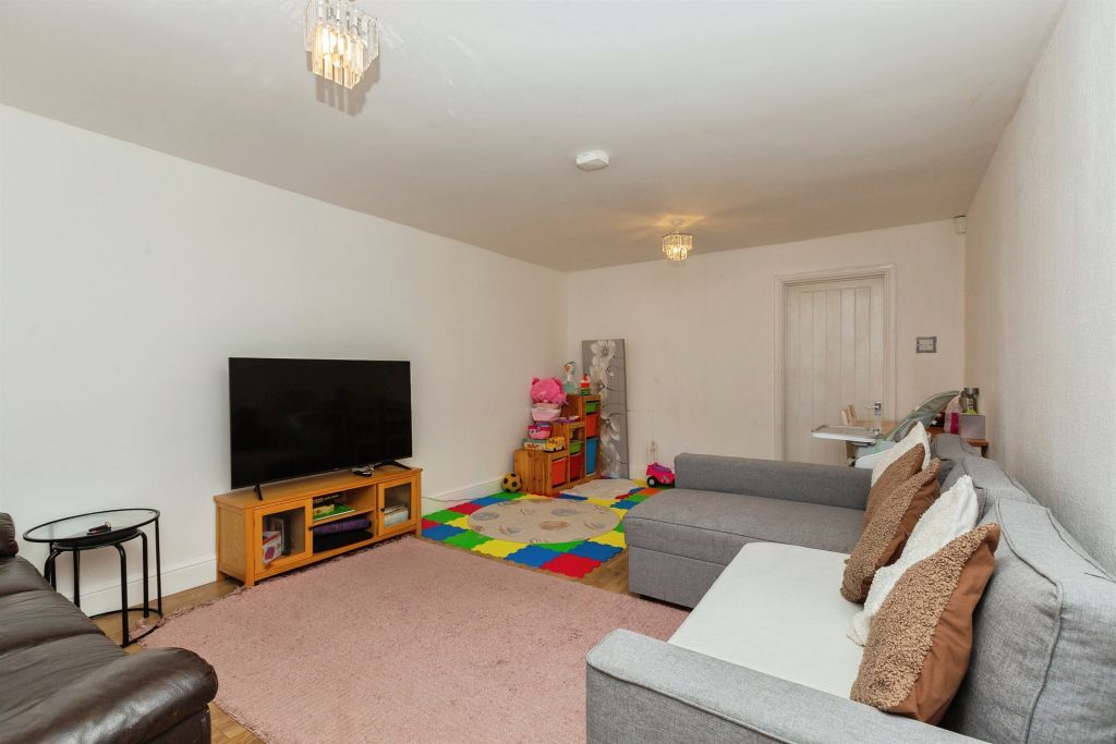 Property photo 2 of 22