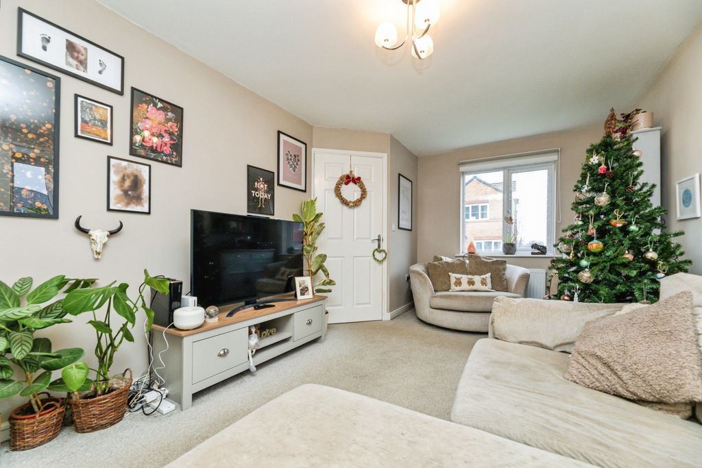 Property photo 2 of 21 2A8A7216-1016