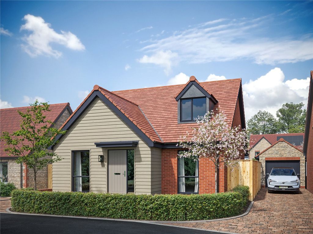 Property photo 1 of 15 External