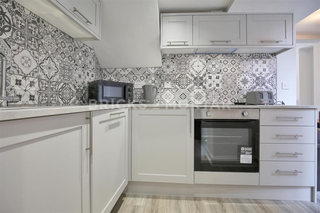 Property photo 3 of 12 Img_9633.Jpg