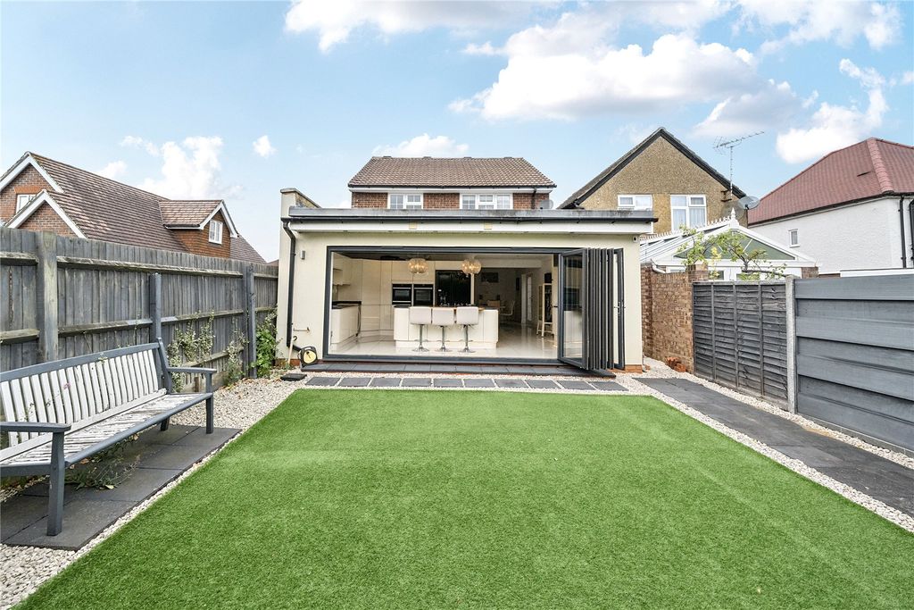 Property photo 3 of 17 Picture No. 01