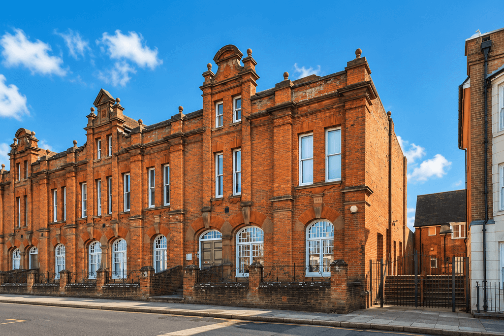Property photo 1 of 10 2 Bed Flat To Rent Station Road West, Canterbury Ct2