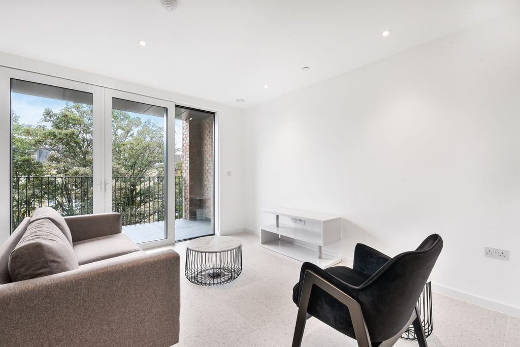 Property photo 3 of 12 Dsc_0365_High