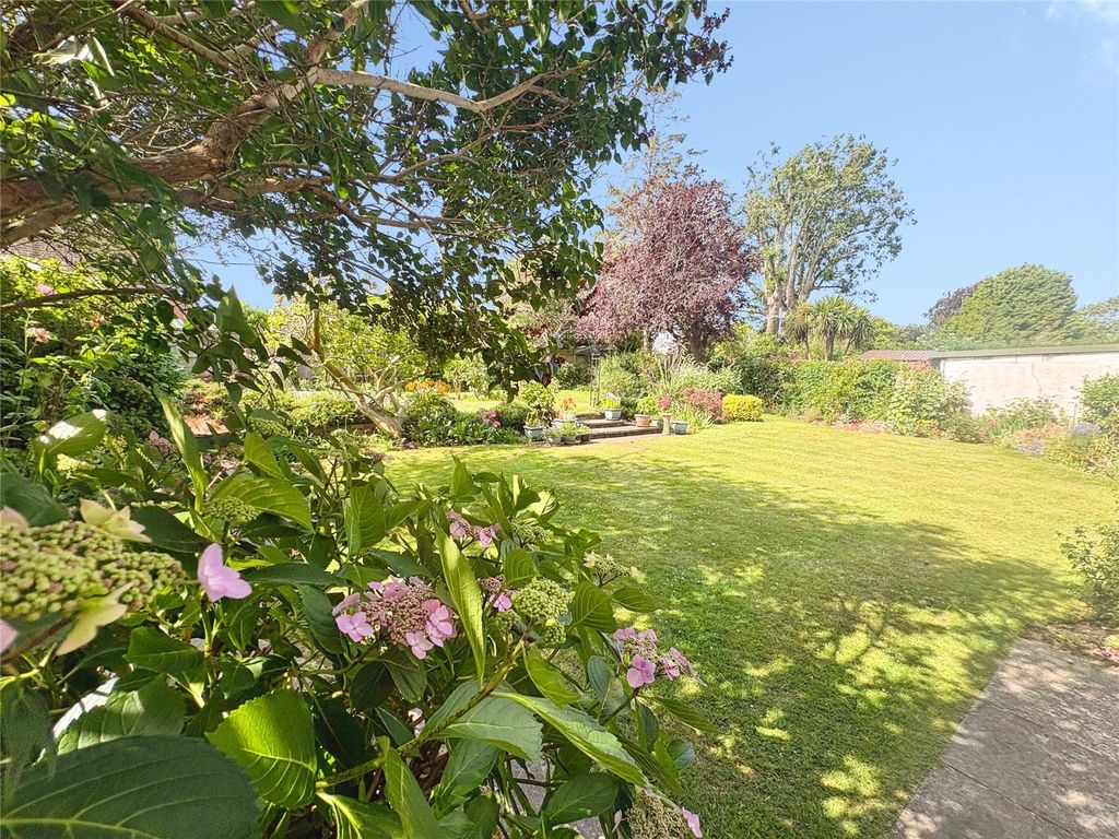 Property photo 2 of 9 Picture No. 29