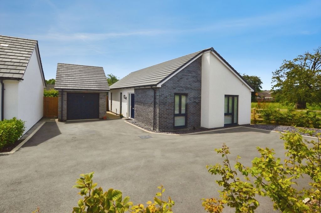 Property photo 1 of 25 Pbox-Img.Jpg
