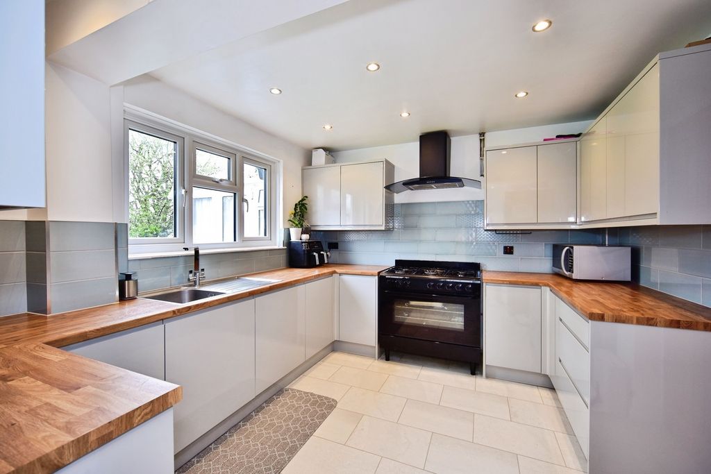 Property photo 1 of 18 Pbox-Img.Jpg