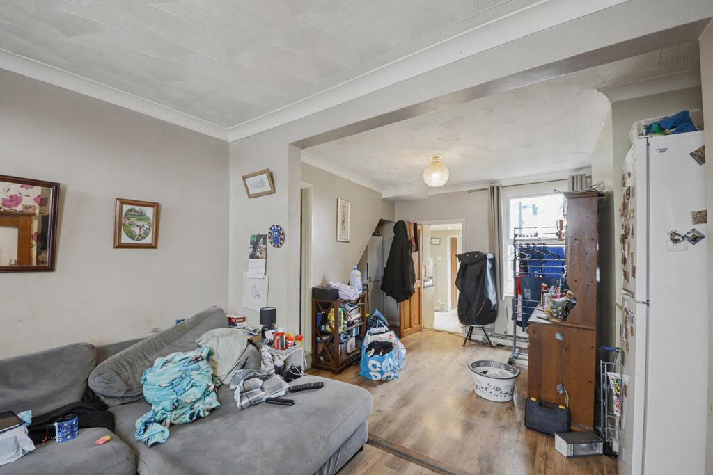 Property photo 2 of 13 15 Ely Road, Littleport, Ely, Cambridgeshire, Cb6 1Hg