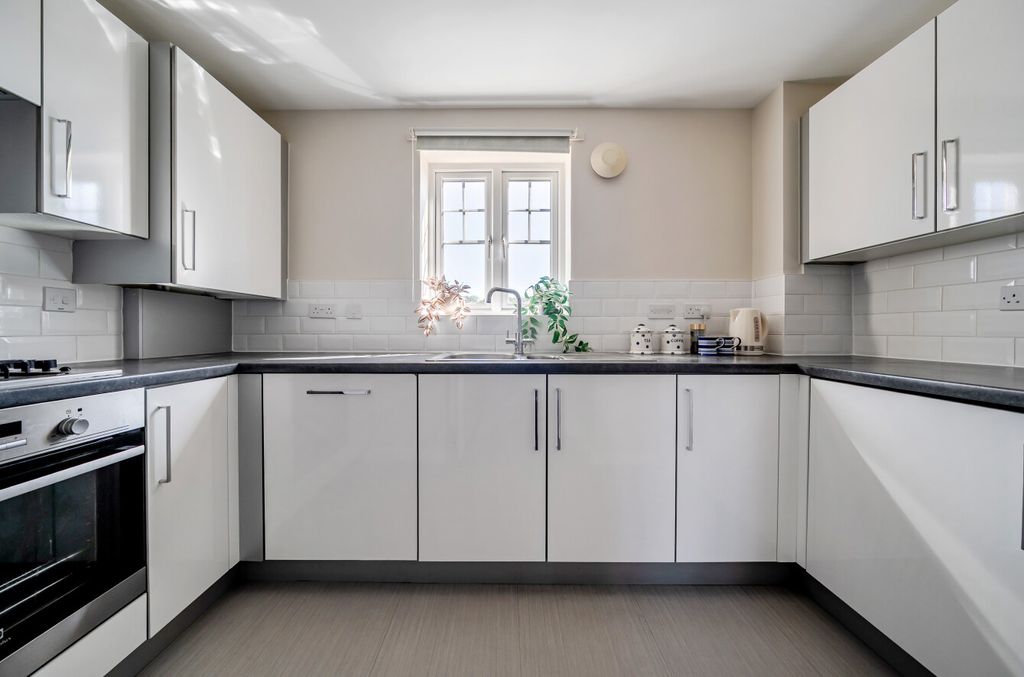 Property photo 2 of 13 1524301-17-1A0c40...