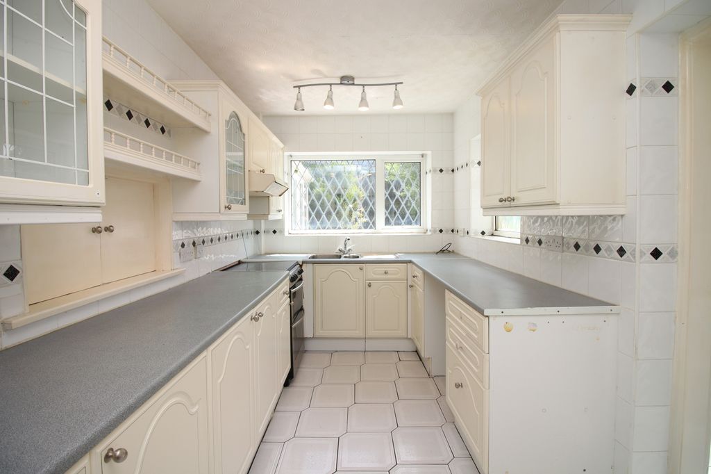 Property photo 3 of 24