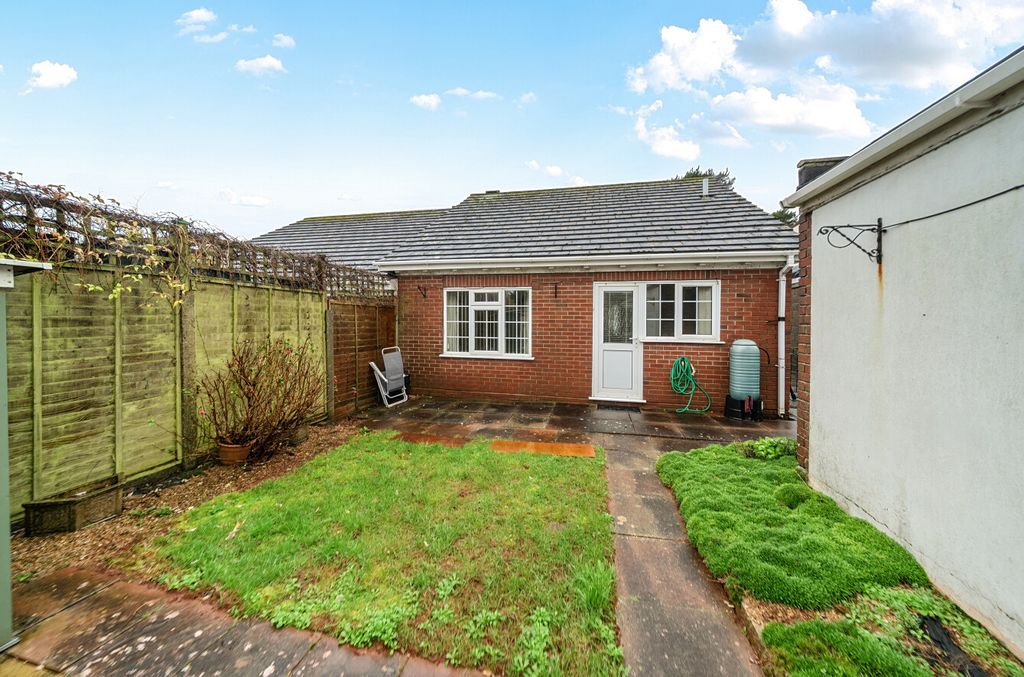 Property photo 3 of 20 1393835-16-694423...