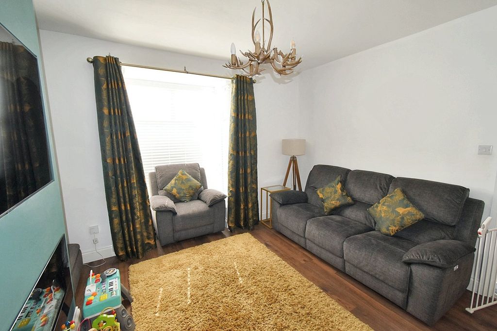 Property photo 3 of 22