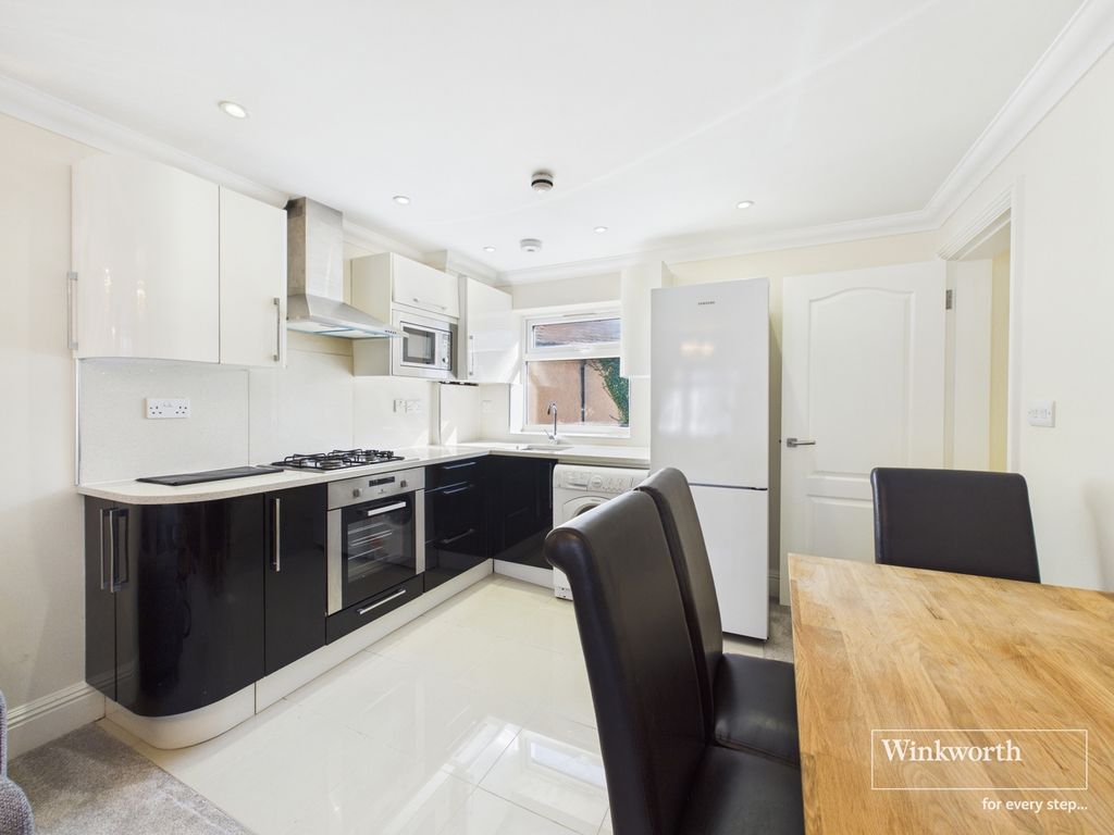 Property photo 2 of 10 Kitchen