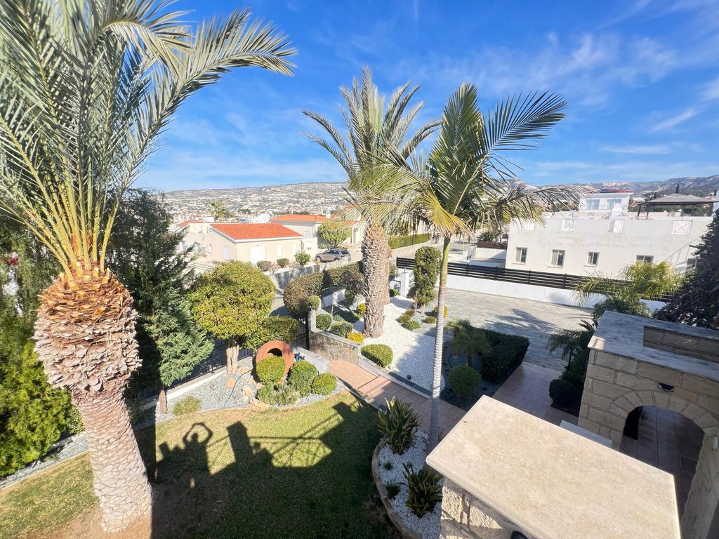 Property photo 3 of 22