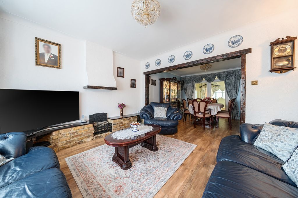Property photo 3 of 24 1298133-13-68370F...