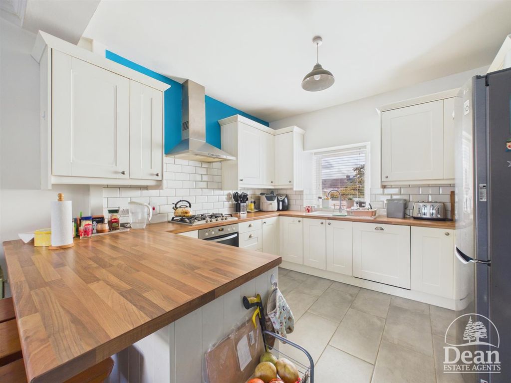 Property photo 3 of 23