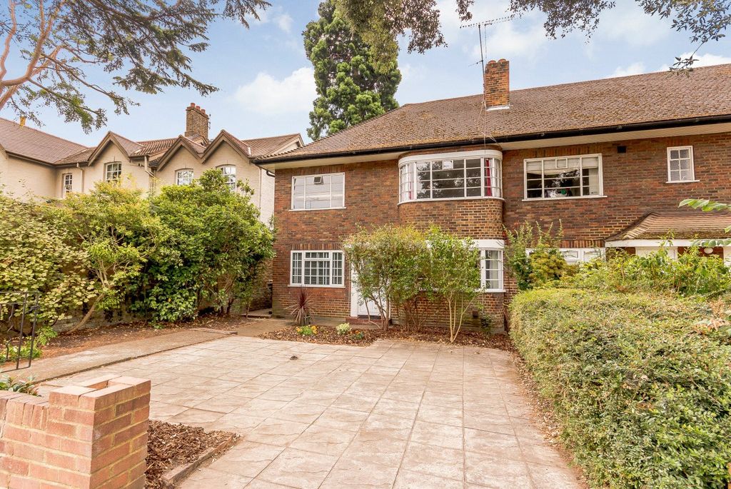 Property photo 1 of 10 Exterior