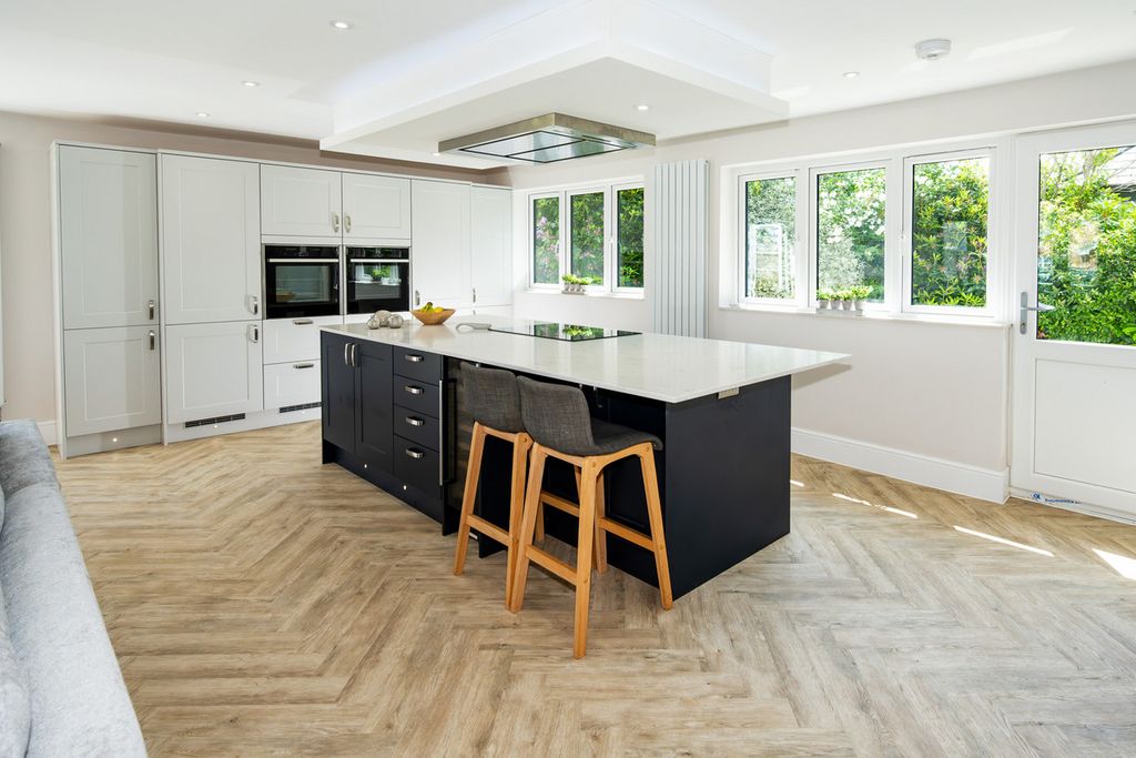 Property photo 3 of 30