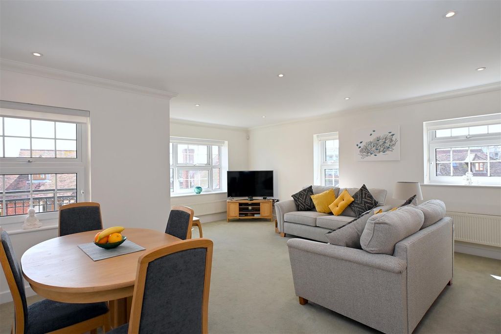 Property photo 3 of 15 Living Room