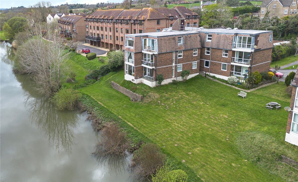 Property photo 1 of 31 Picture No. 02