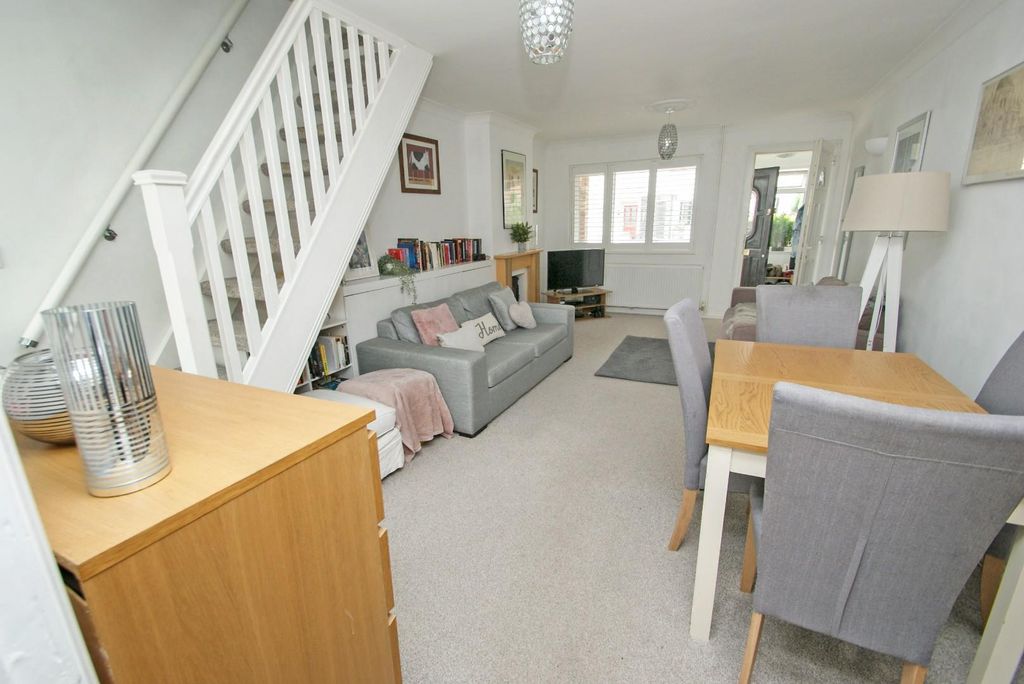 Property photo 3 of 10 2024-08-14 12.09.18.Jpg