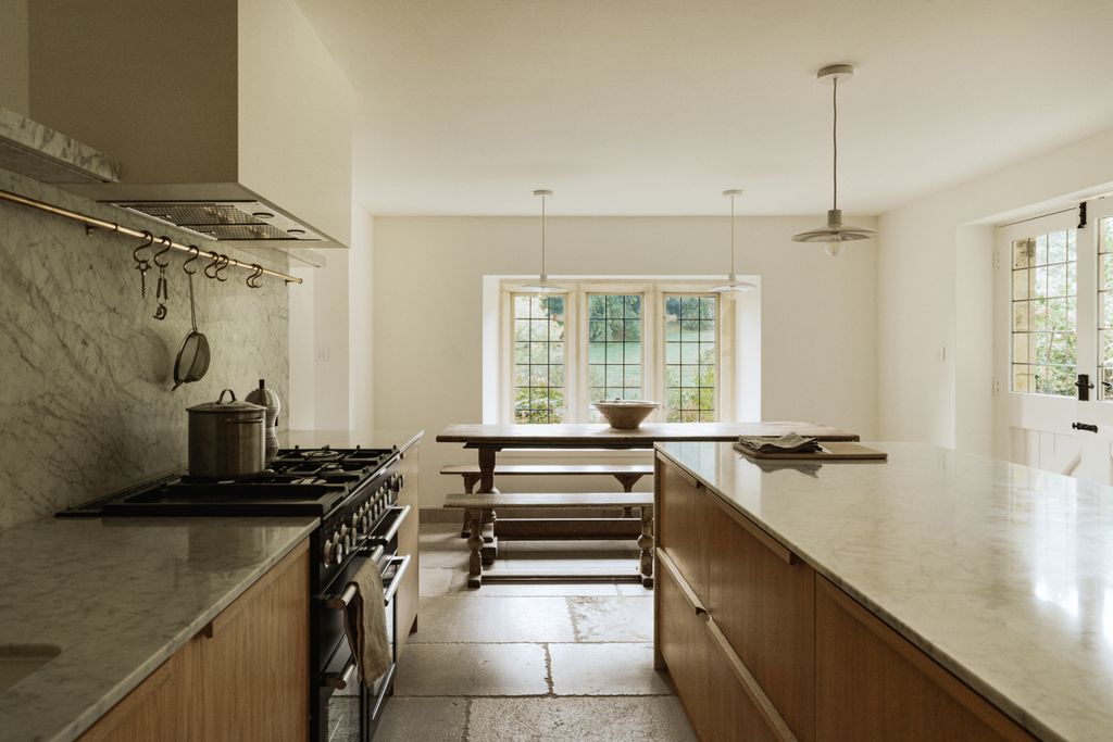 Property photo 1 of 37