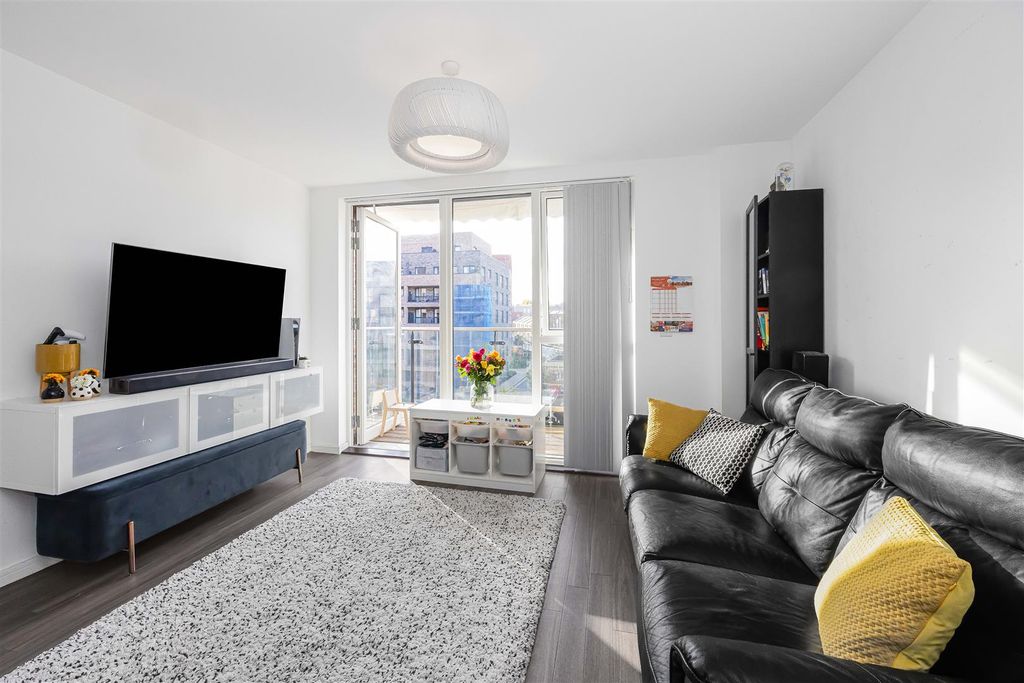 Property photo 3 of 12 3