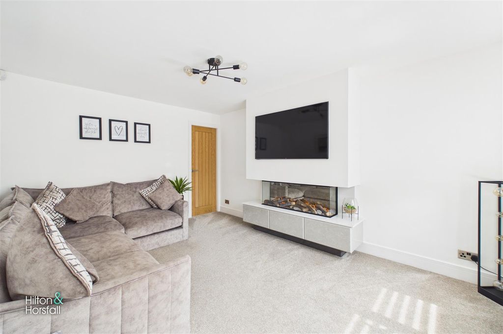 Property photo 2 of 22 The Moorings