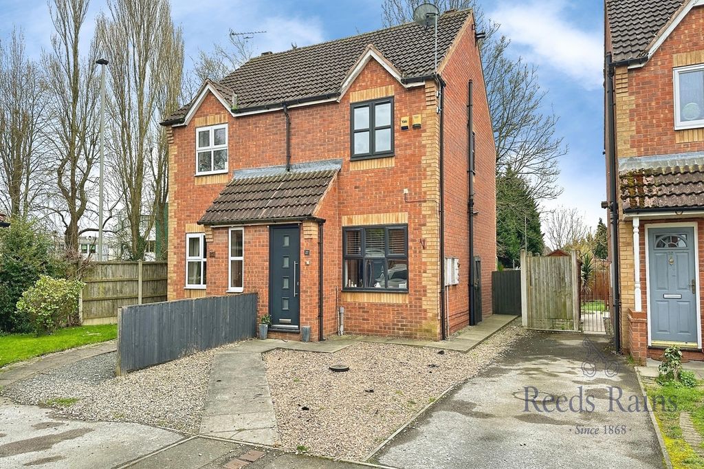 Property photo 1 of 14 Front