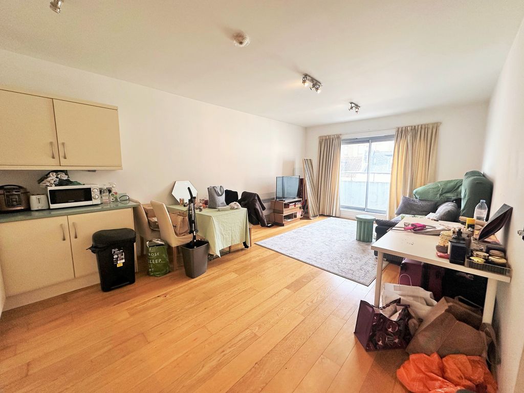 Property photo 2 of 11 Img-2565