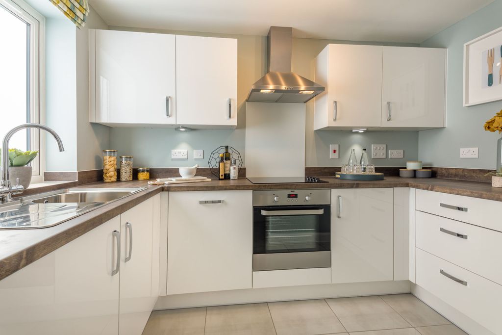 Property photo 2 of 9 Kitchen