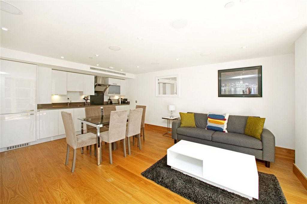 Property photo 2 of 11 Picture No. 18