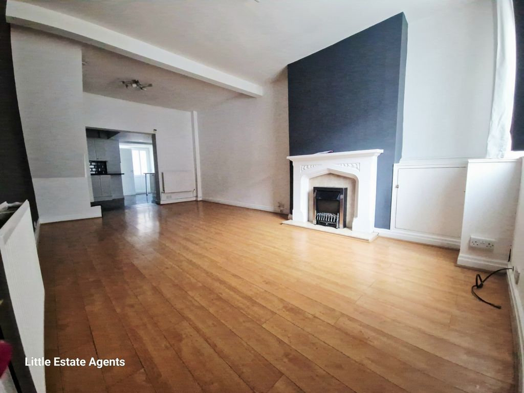 Property photo 2 of 9 Photo 2