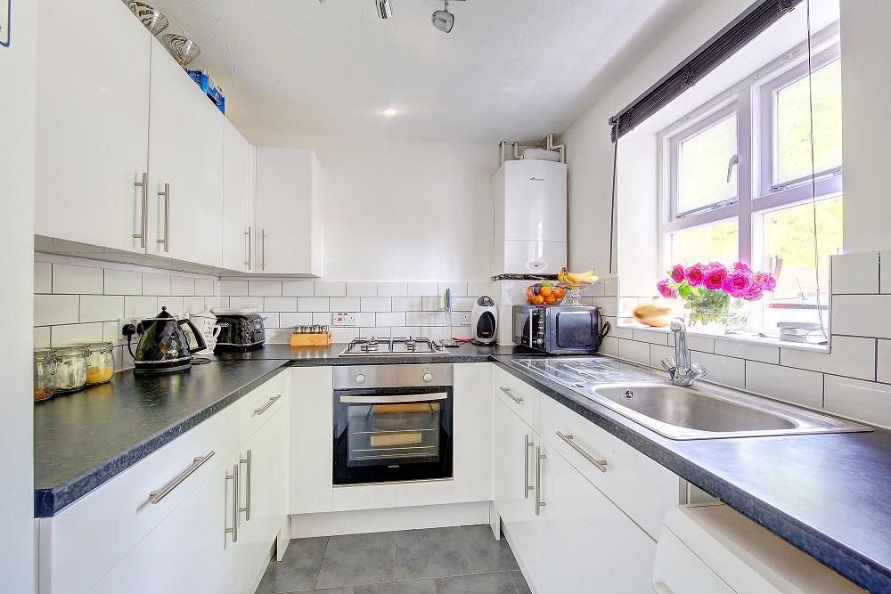 Property photo 2 of 8 81_Henry_Doulton_Drive_Image6_11965_4.Jpg