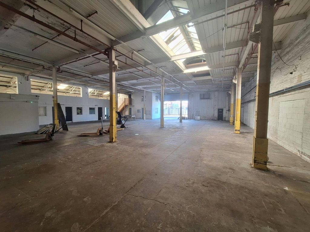 Property photo 3 of 6 Unit 12 Hendham  (1).Jpg