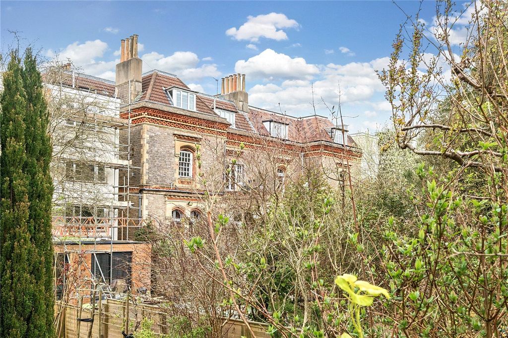 Property photo 2 of 16 Picture No. 36