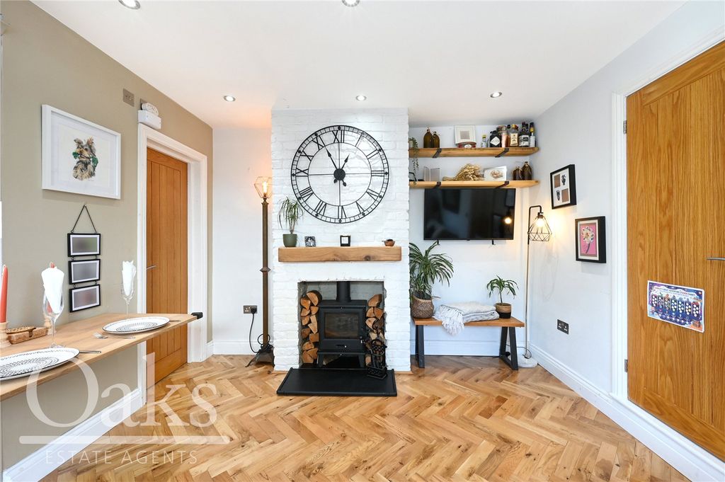 Property photo 2 of 19 Picture No. 16