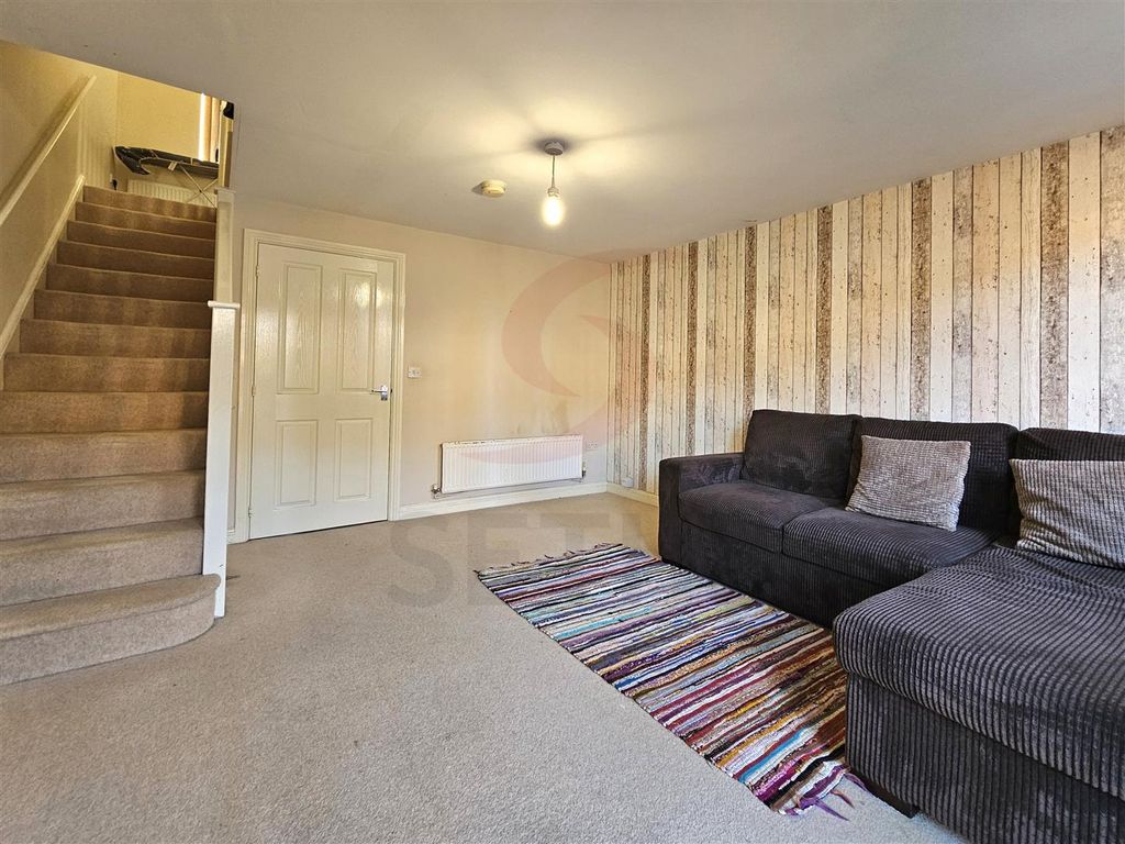 Property photo 3 of 9 Lounge