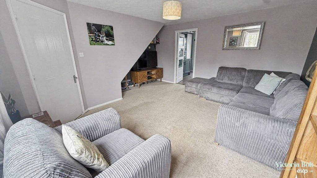 Property photo 2 of 22