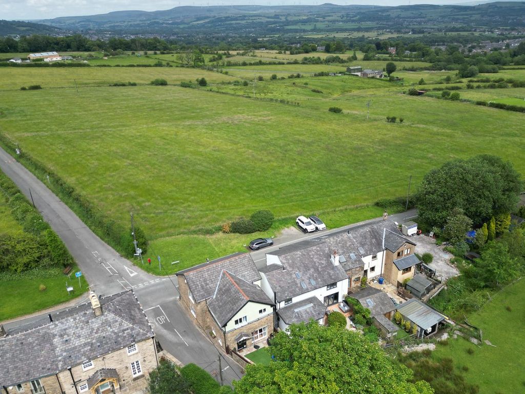 Property photo 2 of 58 3802111