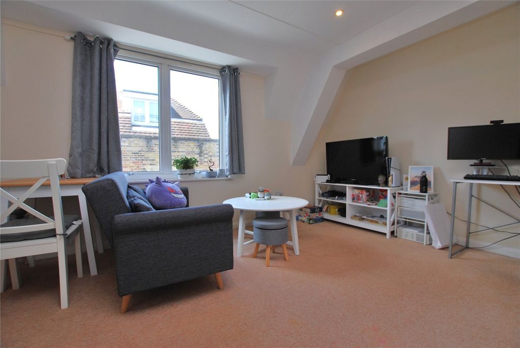 Property photo 3 of 5 Picture No. 04