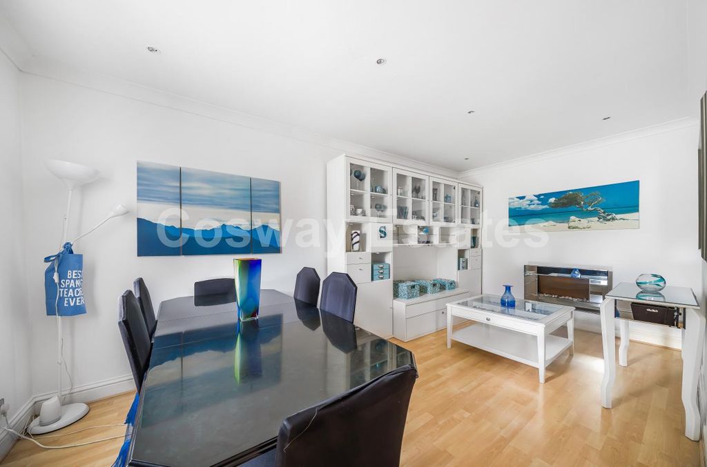 Property photo 3 of 19 Bcfb2ee3-4524-4F3F-8c69-c08A2921d461.Jpg