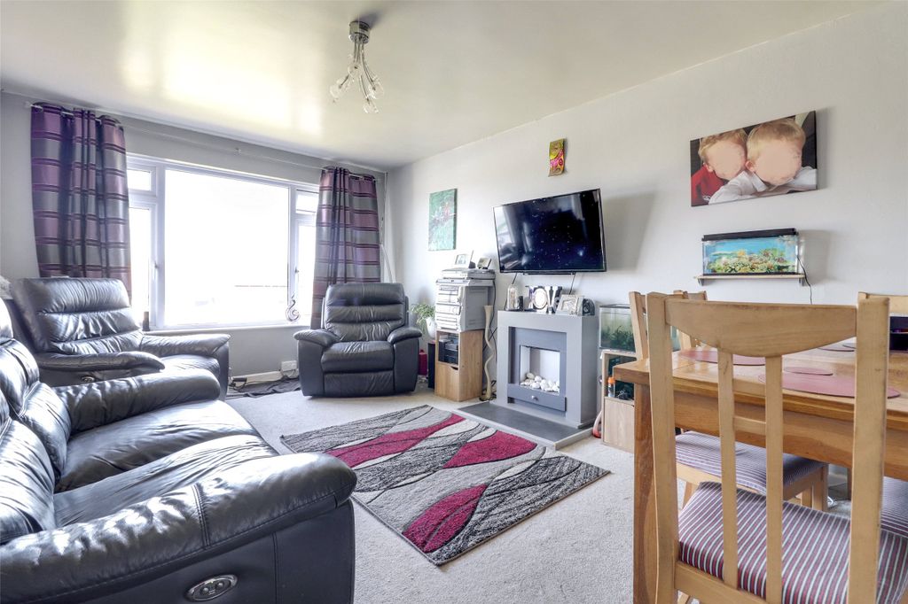 Property photo 2 of 13 Picture No. 17