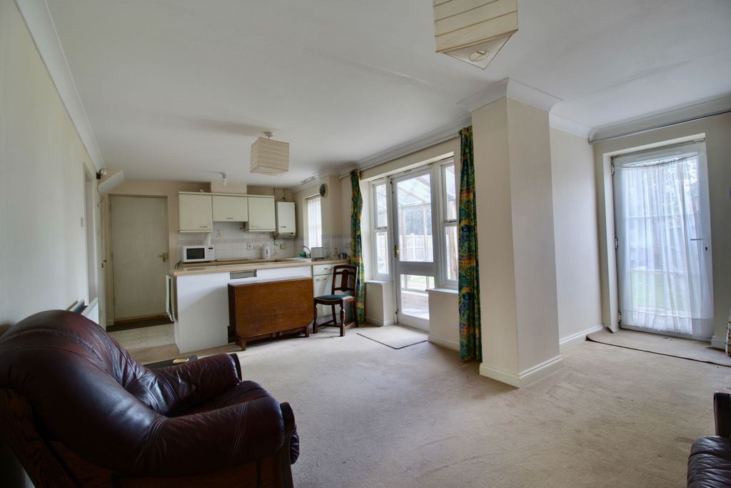 Property photo 3 of 19