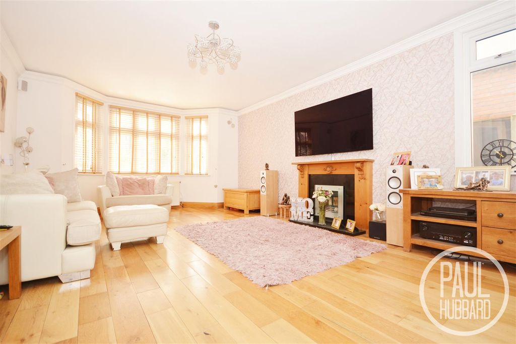 Property photo 3 of 27