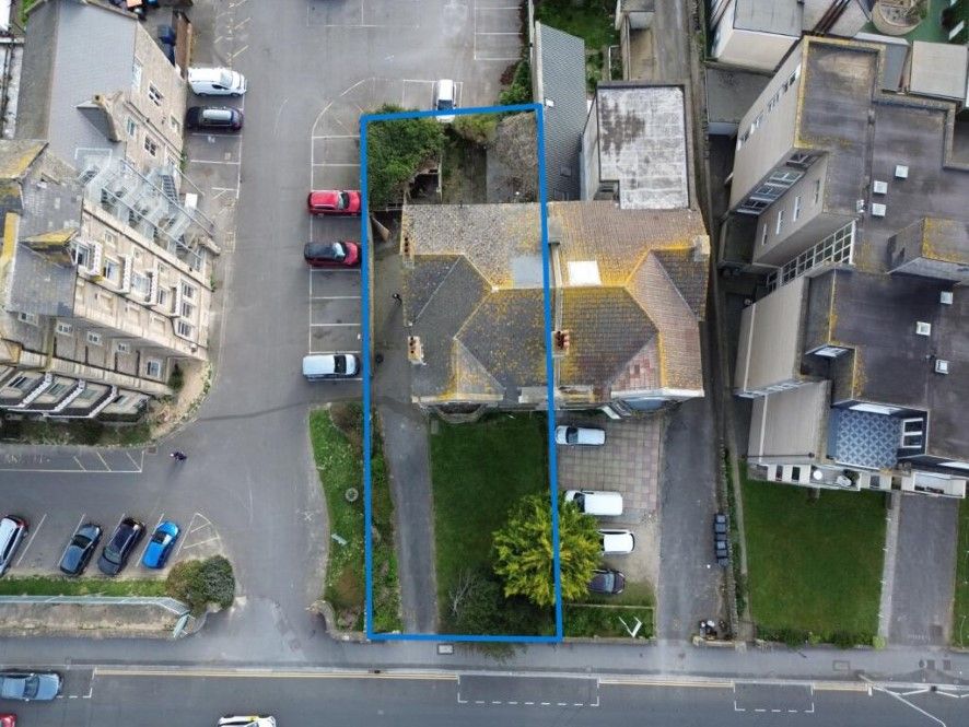 Property photo 2 of 34