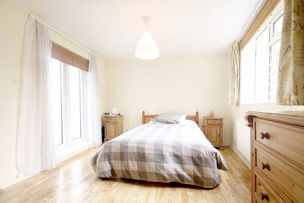 Property photo 3 of 4