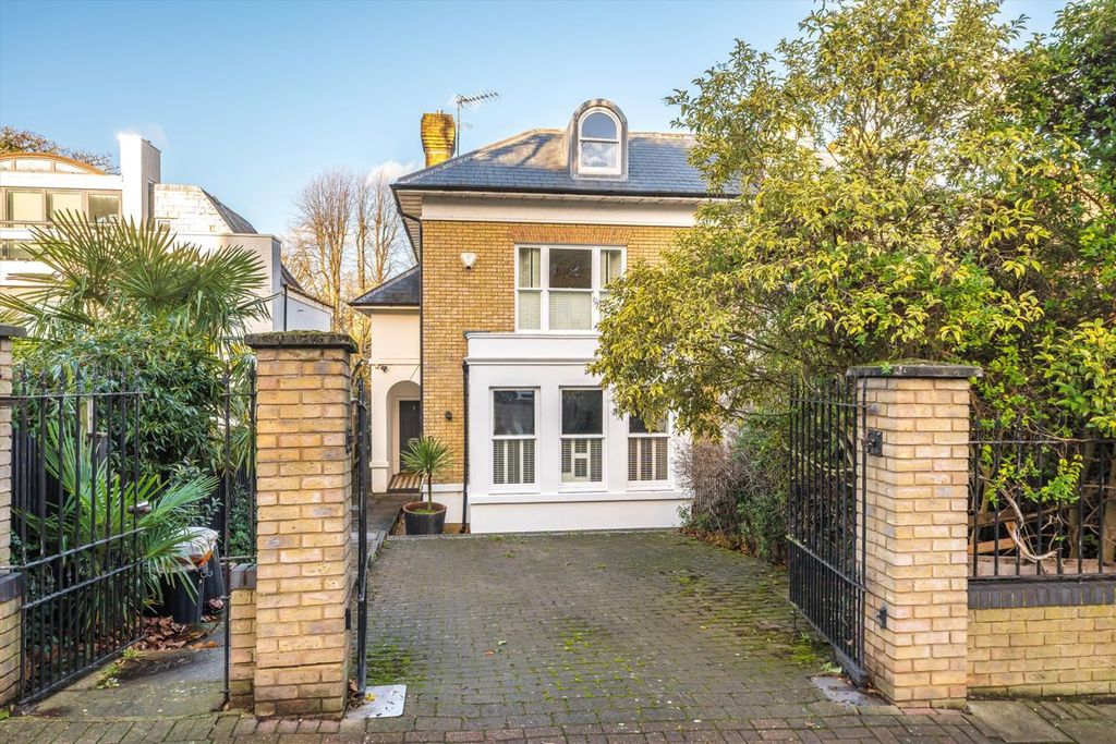 Property photo 1 of 12