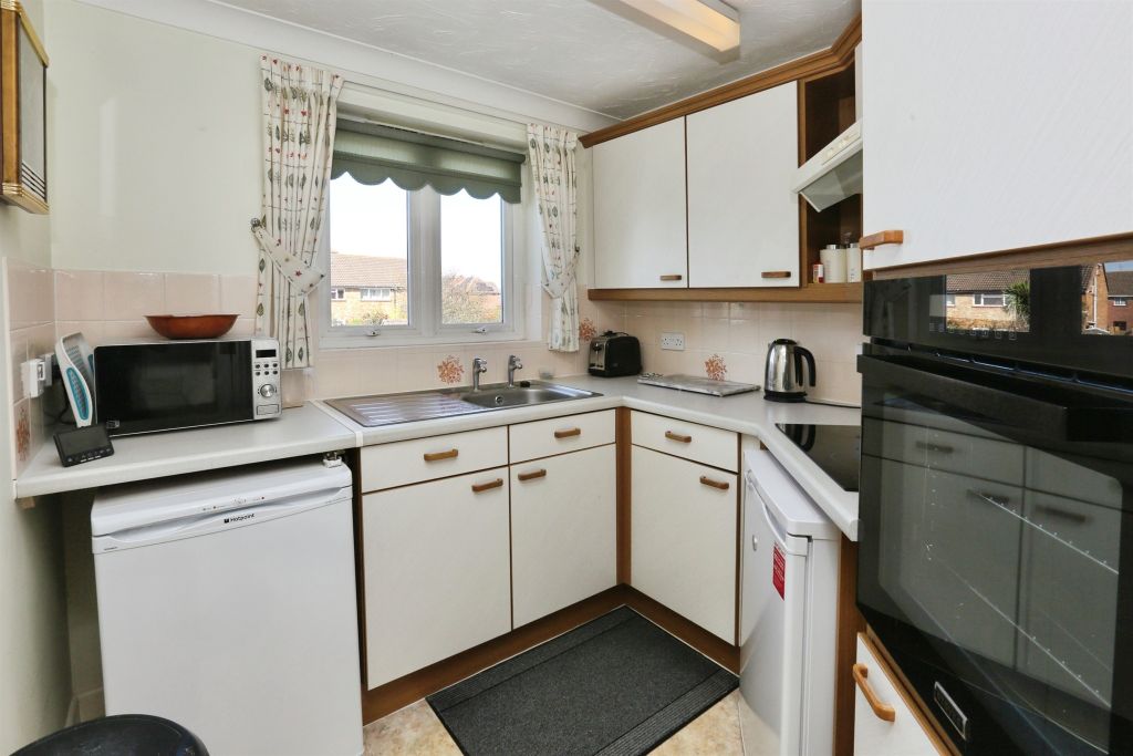 Property photo 3 of 21