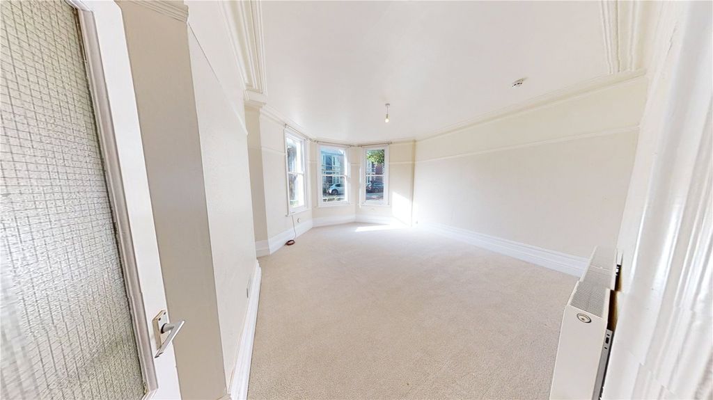 Property photo 3 of 6 Picture No. 05